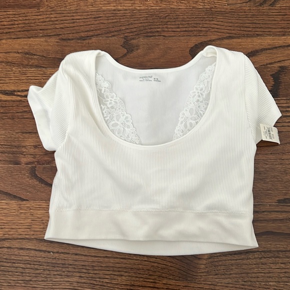 NWT —White Aerie crop top - Picture 1 of 5
